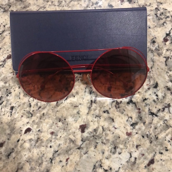 Fendi sunglasses - Picture 7 of 7